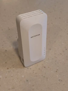 NETGEAR - AX1800 WiFi Mesh Range Extender and Signal Booster (Tested) - Picture 1 of 4