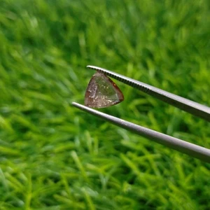 2 Carats Trillion Shape Brilliant Cut Wenge Color Natural Axinite Gemstone - Picture 1 of 4