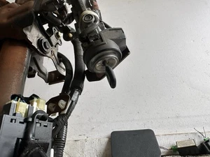 98 99 00 01 1999 HONDA CRV CR-V IGNITION SWITCH WITH KEY MANUAL TRANSMISSION - Picture 1 of 2