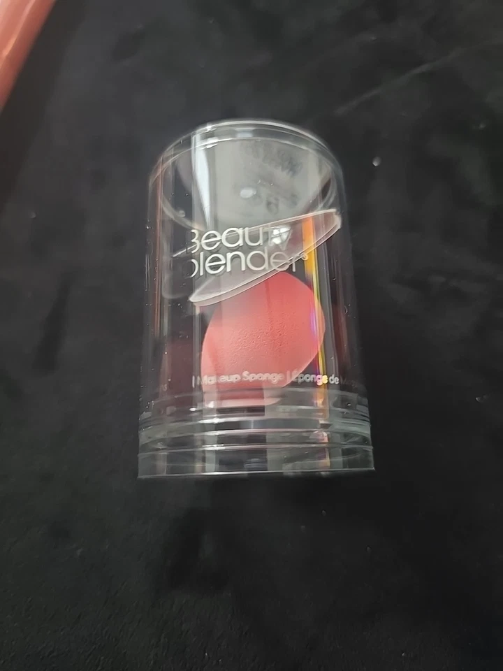 Beautyblender Beautyblusher esponja de maquillaje descarada NUEVA TAMAÑO MEDIANO EN CAJA Foto 1 de 1