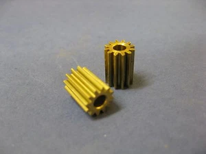 2x Engranaje de piñón de latón 12 dientes 3mm orificio de identificación 10mm largo 7,39mm O.D. Engranajes 12T 48p - Imagen 1 de 2