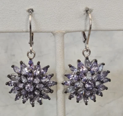 Pendientes en aerosol florales de dalia de tanzanita en platino sobre plata de ley 5,00 quilates Foto 1 de 4