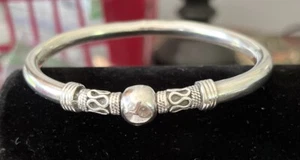 Classic Solid Mexican 925 Sterling Silver Women Bangle Bracelet - Picture 1 of 7