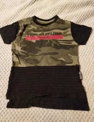 Camouflage & Black T Shirt Size  4-5Years - Image 1 of 4
