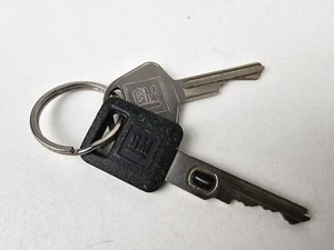 GM Chevy GMC Pontiac Oldsmobile OEM Factory Black & Chrome Chipped Ignition Keys - Picture 1 of 5