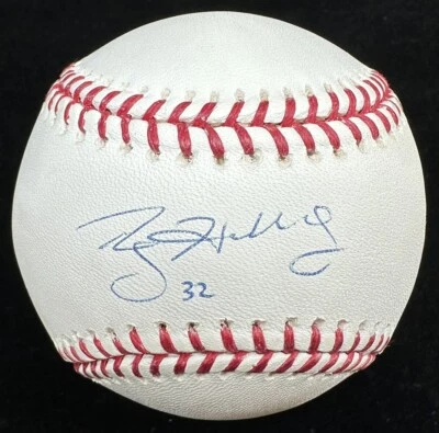 Roy Halladay 32 Signed Baseball PSA/DNA - Image 1 of 3