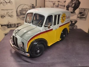 Danbury Mint Collectible 1950 Borden’s Milk Truck - Picture 1 of 5