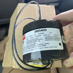 Dayton 3M540D Shaded Pole Motor 1/70HP 3000 Rpm 115V OPAO Enclosure 1/4x2 shaft - Picture 1 of 11