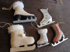 White Faux Fur Ice Skates Ornaments  Red  Silver Glitter Cloth Vintage 5 Piece - Picture 1 of 8