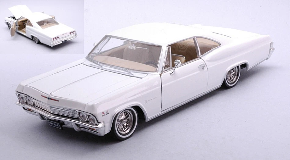 Welly CHEVROLET IMPALA SS396 COUPE' 1965 LOW RIDER WHITE 1:24 - Immagine 1 di 1