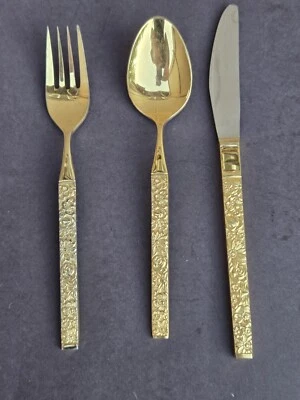 PV Gold Florentine Gold Spoon Fork And Knife Flat Ware. - Image 1 of 2