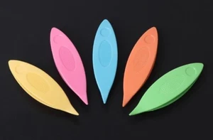 Navette per chiacchierare in plastica per fare lacci di Arlecchino Lazzo - Foto 1 di 3