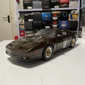 Greenlight 1: 18 PONTIAC Pontiac Firebird GTA 1987 Car Model  - Picture 1 of 13