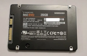 Samsung 860 EVO 250 GB 2.5 Zoll SATA-III 6 Gb/s MZ-76E250 SSD V-NAND - Bild 1 von 1