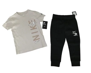 Nike 3 Marca Niños Conjunto Pantalones de chándal Pantalones de chándal Desierto Camiseta Camiseta 6 Nuevo con etiquetas - Imagen 1 de 4