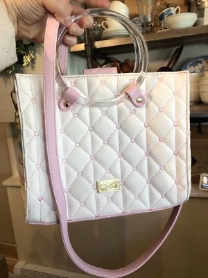 Bolso de mano Betsey Johnson acolchado bordado corazones bandolera Foto 1 de 4