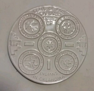 FRANKOMA Sellos de Cinco Tribus Civilizadas de Indios (Americanos) en Oklahoma TRIVET - Imagen 1 de 4