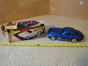 Vintage friction drive1956 Mercedes Benz blue sedan, friction tin toy car MF 326 - Picture 1 of 7