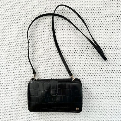 Bandolera convertible multi bolsillo Etienne Aigner negra cocodrilo en relieve Foto 1 de 4