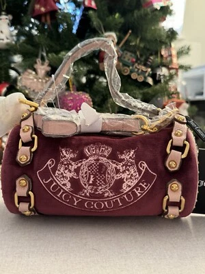 Juicy Couture Tawny Port & Pink Scottie Velvet Barrel Bag Crossbody Small - Bild 1 von 4