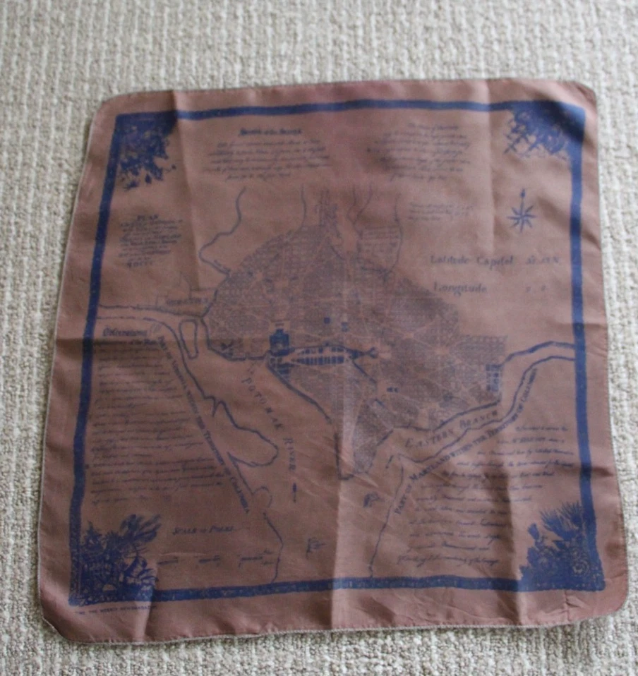 De colección. Revista Time Souvenir D.C. Mapa Hanky Foto 1 de 2