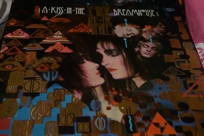 SIOUXSIE THE BANSHEES  A KISS 1982 IN  DREAM   HONG KONG UK COLONY VINYL LP EX - Image 1 of 4