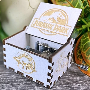 JURASSIC PARK Spieluhr Holz Handkurbel graviert Verlobung Hochzeitsgeschenk WEISS - Bild 1 von 9