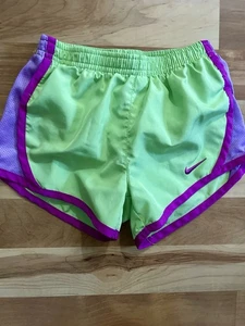 Nike Dri Fit Girls Shorts Size 6 Green With Purple Trim, Panty Lined Dri-Fit - Picture 1 of 4