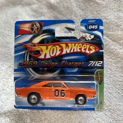 HOT WHEELS 2006 TREASURE HUNT 1969 DODGE CHARGER SHORT CARD - Image 1 of 2