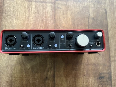 Focusrite Scarlett 2i4 Audio/Midi Interface - Red spares or repair - Image 1 of 4