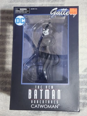 DC Gallery New Batman Adventures Catwoman Statue Diamond Select - Image 1 of 4
