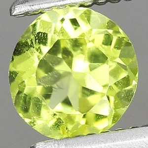 0.42ct t.w 4.8x4.6mm Round Natural Green Peridot Gemstone, Myanmar - Picture 1 of 4