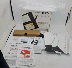 Nintendo DSi XL solo scatola nera con inserti e manuali - senza console inclusa - Foto 1 di 8