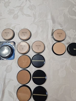 Max Factor Pancake/Pan-Cake Water-Activated Makeup (Select Color) Original 1.7oz - Image 1 of 4