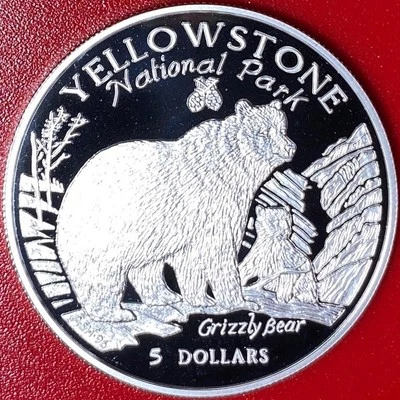 1996 ОСТРОВА КУКА $5 СЕРЕБРО ДОКАЗАТЕЛЬСТВО «МЕДВЕДЬ ГРИЗЛИ И ДЕТЕНЫШ» ЖЕЛТЫЙ КАМЕНЬ НАЦИОНАЛЬНЫЙ ПАРК - Изображение 1 из 4