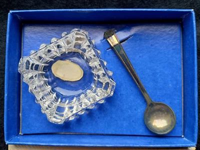 Vintage Westmorland Sterling Silver Salt Spoon & Crystal Open Salt Cellar  Lot 4 - Image 1 of 4
