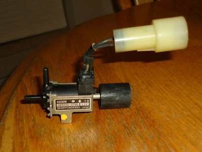 Válvula de conmutación de vacío Toyota Celica Corona 79-82 084600-3790 RA43 RT135 probada Foto 1 de 3