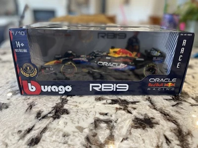 布拉戈 1: 18 - 一级方程式甲骨文红牛 RB19 - Max Verstappen 拉斯维加斯大奖赛 2023 — 第 1/4 张图片