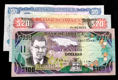 1989-92 Jamaica Lot $10, $20, $100 Dollars Lot of 3  Banknotes Circ. VF wrink - Image 1 of 4
