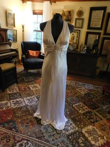 BEAUTIFUL "DAVID'S BRIDAL" HALTER STYLE POLY SILK WHITE WEDDING GOWN S 8 - Picture 1 of 6