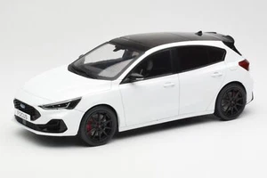 MCG18453 Ford Focus ST Frozen White MCG 1/18 - Foto 1 di 6