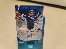 Diamond Kings Ozzie Albies Rookie Signatures Auto Card /49 Wear on Top T9789