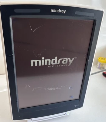 Mindray V12 Monitor REF 0998-00-1800-101 w/ V-Dock - Image 1 of 4