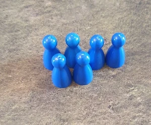 ESCAPE FROM COLDITZ Board Game By Parker: Spares - plastic mover, blue - Picture 1 of 1