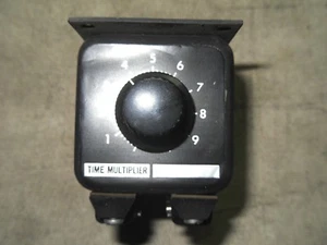 1 SYRACUSE ELECTRONICS TTRO115A08 30 SEC TIMER - Picture 1 of 5