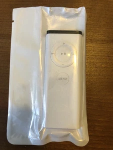 Apple Remote Control for AppleTV iPod dock MacBook iMac Mac Pro A1156 Brand New - Picture 1 of 2