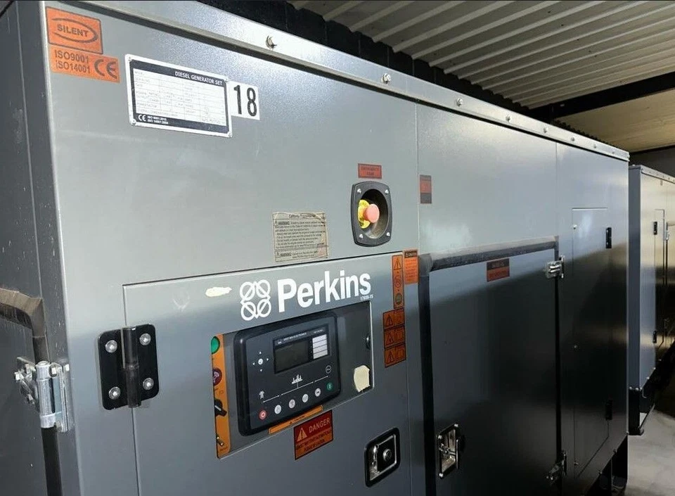 NUEVO 100kw Tier 3 Perkins Diesel Generador Set. 120/208 - 277/480V - 3ph Foto 1 de 4