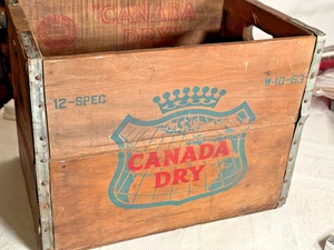 VINTAGE CANADA DRY WOODEN CRATE SODA POP BOTTLE ADVERTISING W-10-63. - Picture 1 of 7