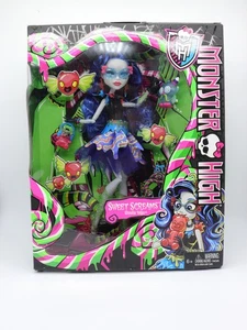Monster High Sweet Screams Ghoulia Yelps 2014 NIB - Picture 1 of 10