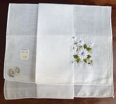 MARGARITAS BORDADAS VINTAGE HANKY AÑOS 50 NUEVAS CON ETIQUETA DECO ALGODÓN FINO Foto 1 de 3